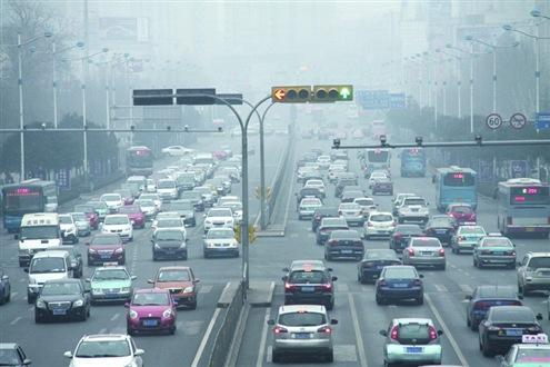 雙軸撕碎機設備加工廢舊汽車減少環境污染